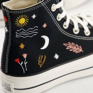 HP! ⏰ Converse Chuck Taylor All Star Wanderer Embroidered High-Top Sneakers NWOB